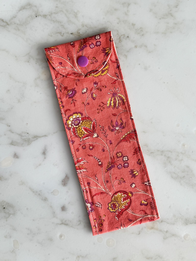 Étui à brosse à dents / ou à couverts