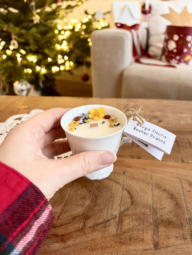 🎄 Bougie Rocher praliné - tasse à café "bas-relief"