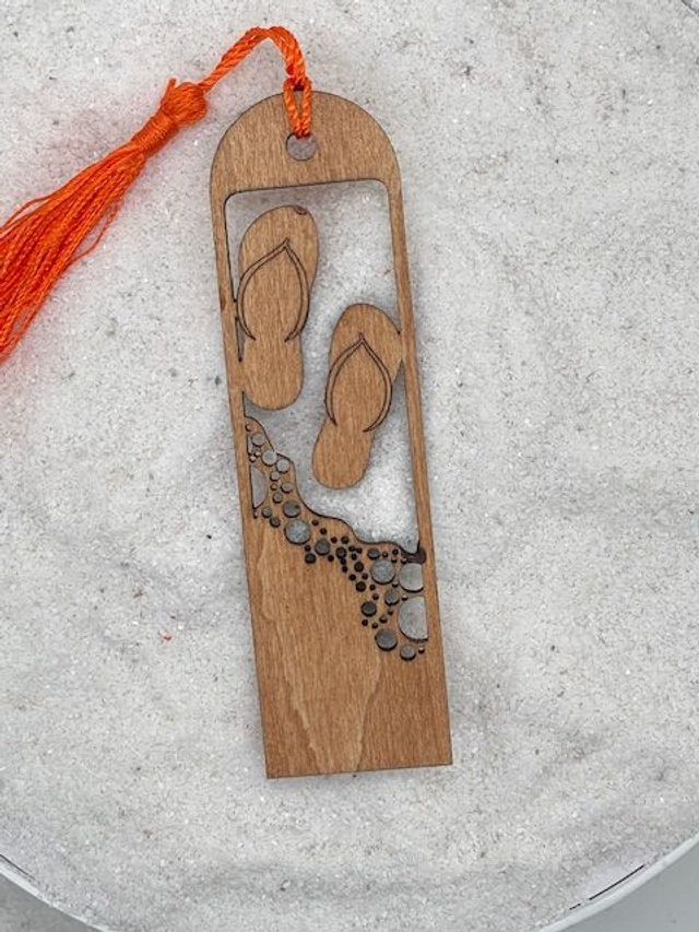 Marque page Tongues et bord de plage.