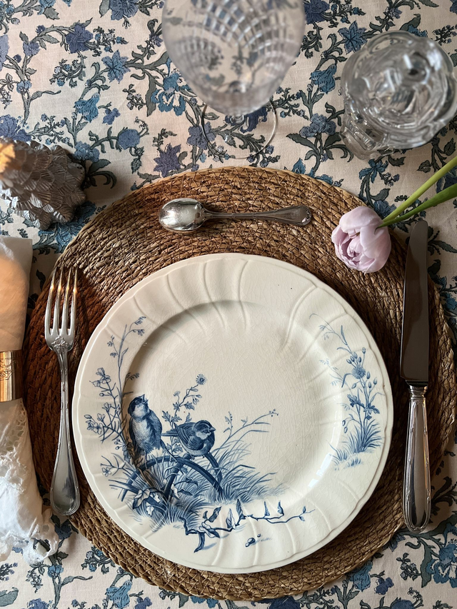 OISEAUX - Suite de 6 assiettes plates aux Oiseaux par la manufacture française de Gien - Terre de Fer