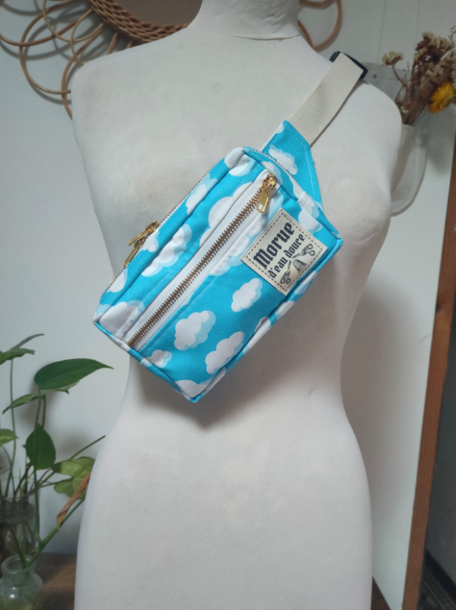 sac banane pockette ciel nuageux