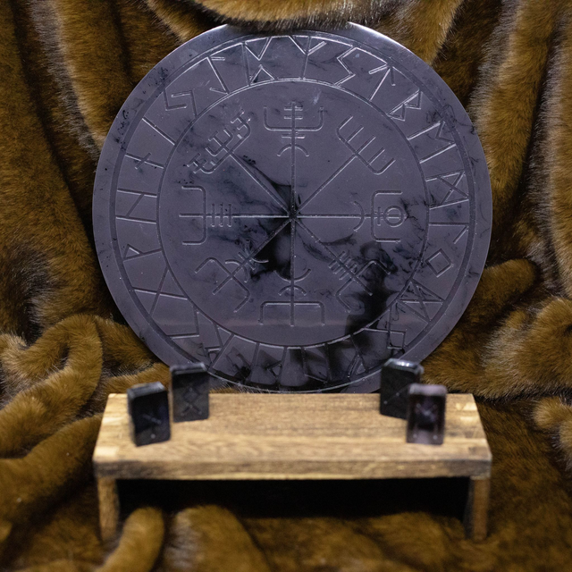 Plateau runique avec ses 26 runes