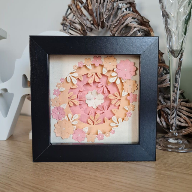 3D Floral Picture Peach Circle 12.5cm
