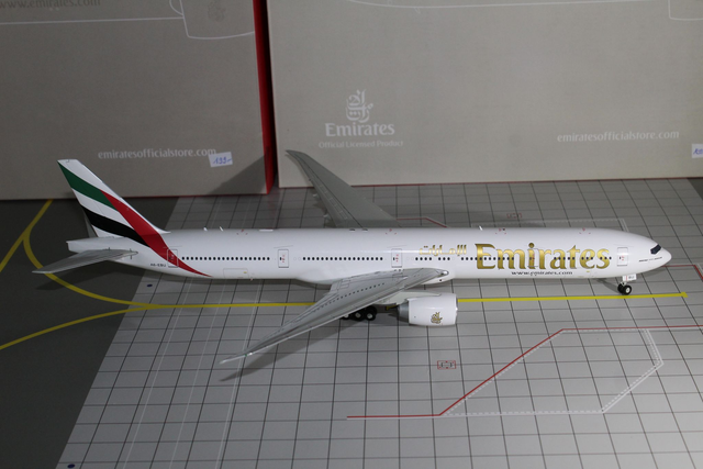 Emirates B777-300ER (A6-EBU), 1:200, Gemini Jets