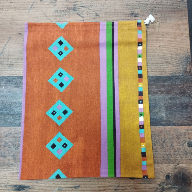 Africain - Hauteur 37,5 cm x Largueur 30 cm