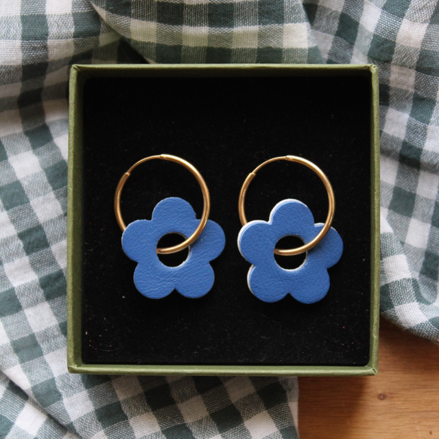 Boucles d’oreilles créoles fleurs 