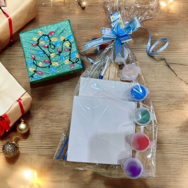 Easel and canvases art creativity kit