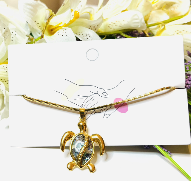 Luxe Goudkleurige Schildpad Ketting met Parelmoer Inleg – Dames Sieraad