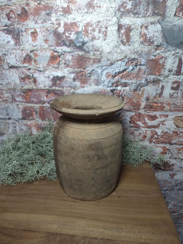 Nepalese pot '4'