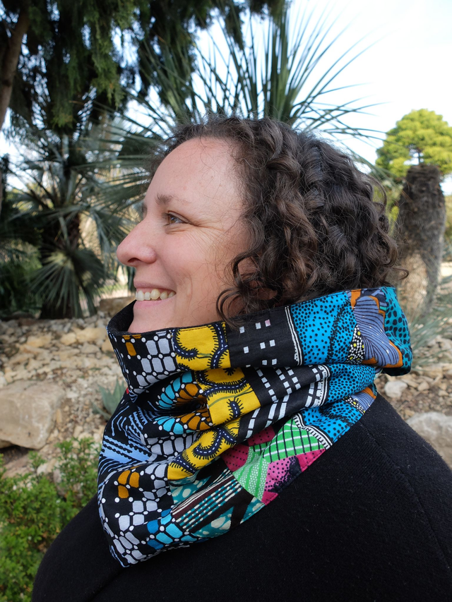 Maxi cache-cou en patchwork wax et doublure laine revalorisée - Unique, éthique & écoresponsable