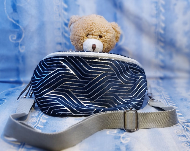 Sac Banane bleu velours argenté