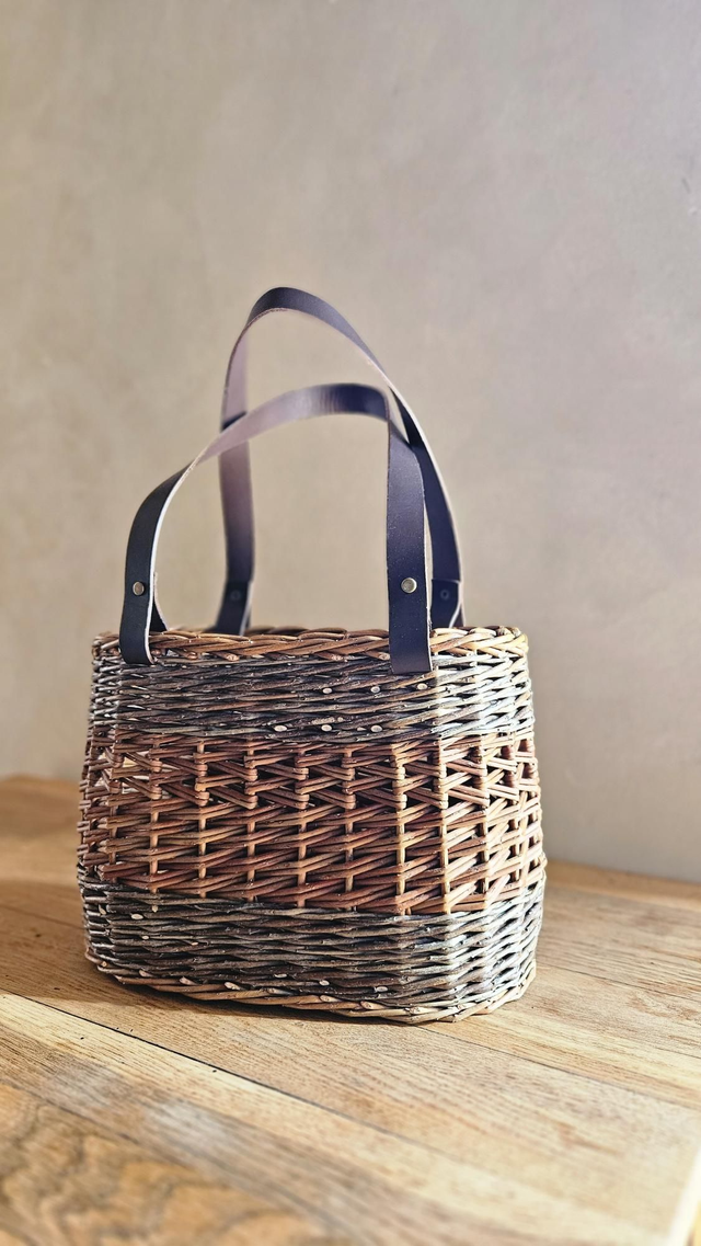 Cabas en osier anses cuir