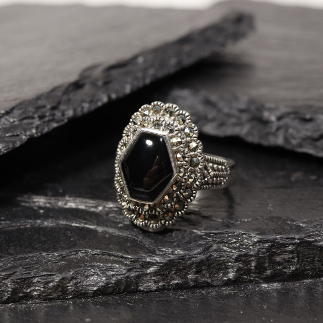 Vintage Sterling Silver 925 Bezel Set Black Onyx Hexagon Cabochon Marcasite Gemstone Shield Design Ring Size P 1/2 - 7 3/4
