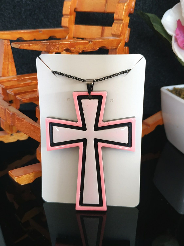 Collier croix duo de rose