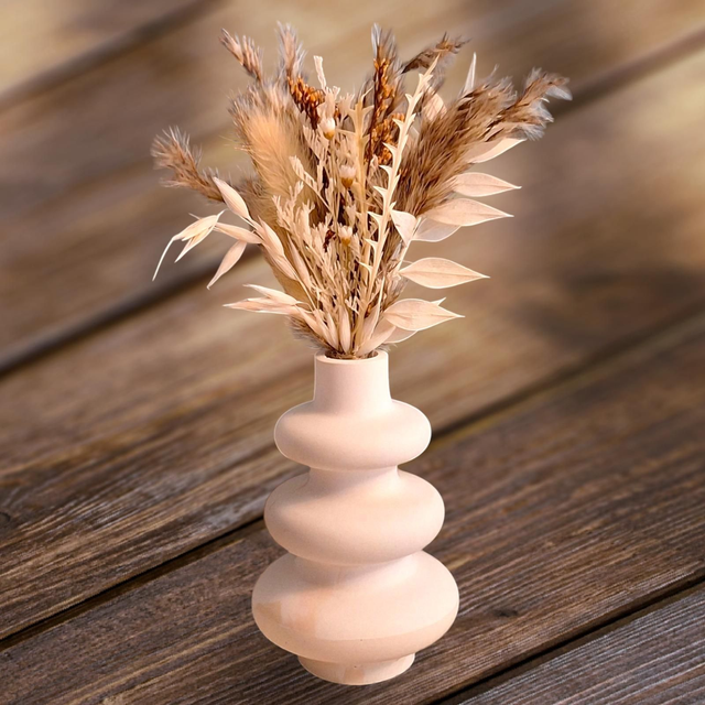 Scandi Vase mit Trockenblumen
