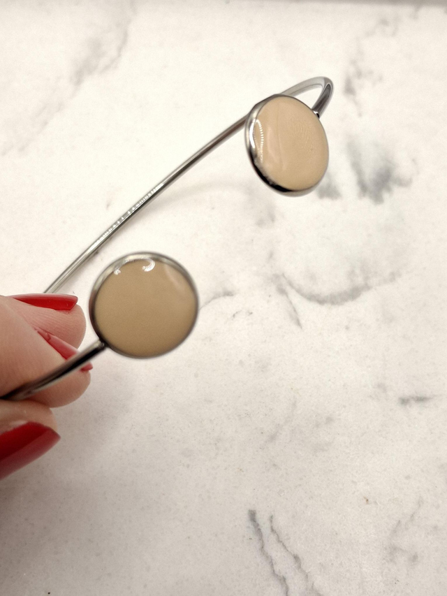 Beige bangle