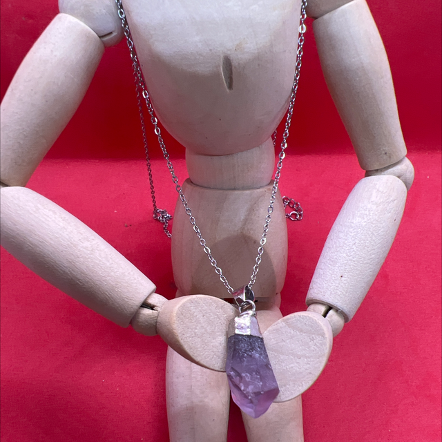 Collier Pointe d’Améthyste – Sérénité et Élévation Spirituelle
