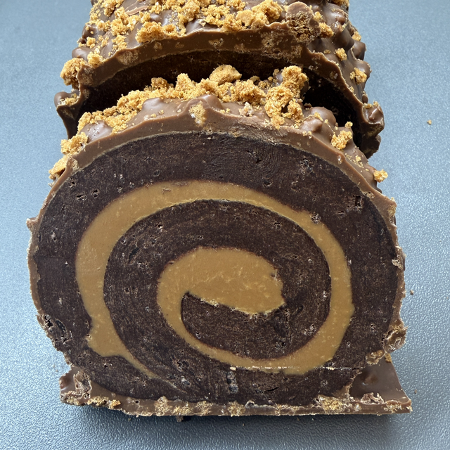 VEGAN BISCOFF BROWNIE ROLL