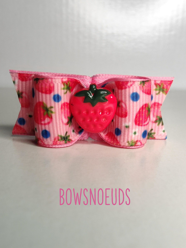 Noeud fantaisie chien fraise