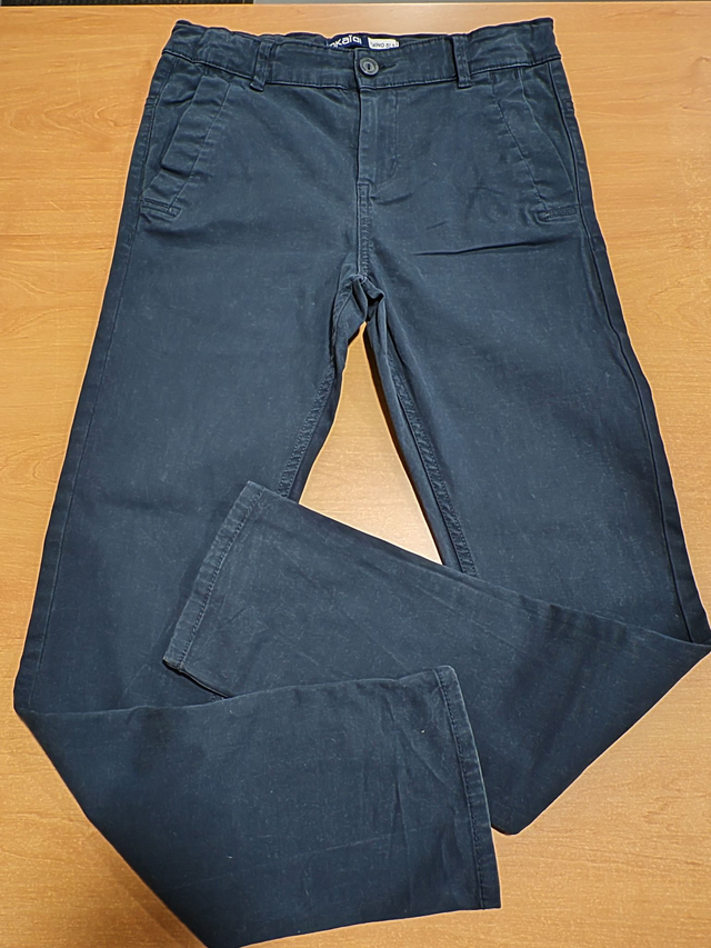 Pantalon bleu foncé en 12 ans