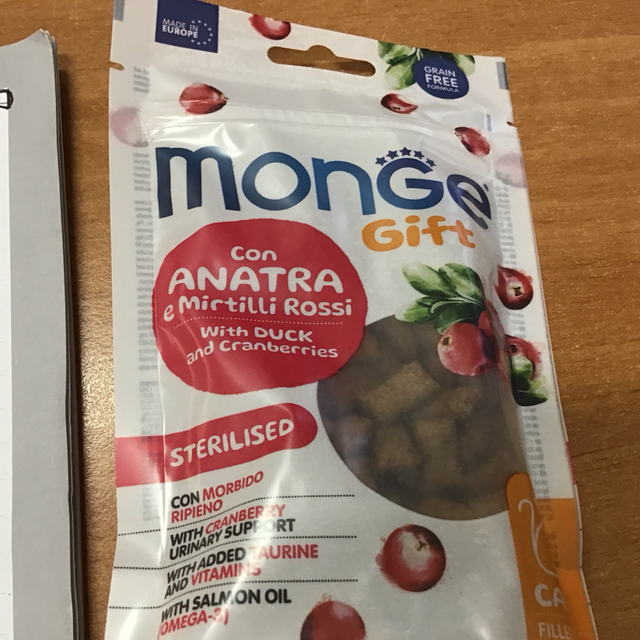 MONGE GIFT CAT ANATRA E MIRTILLO ROSSO 60GR STERLISED 8009470085052