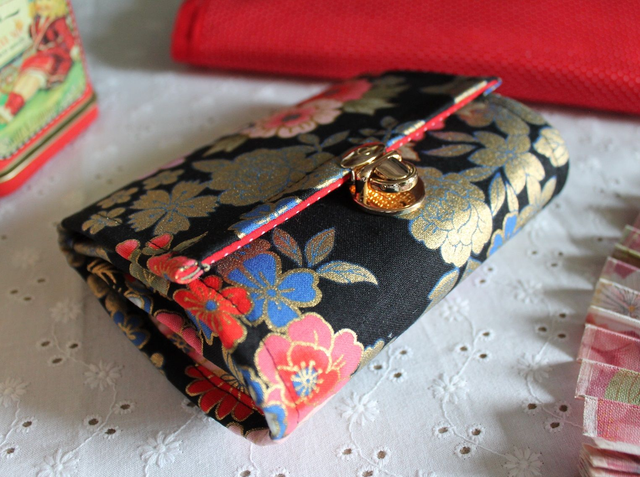 Portefeuille court Ă fermoir "Kanako" noir