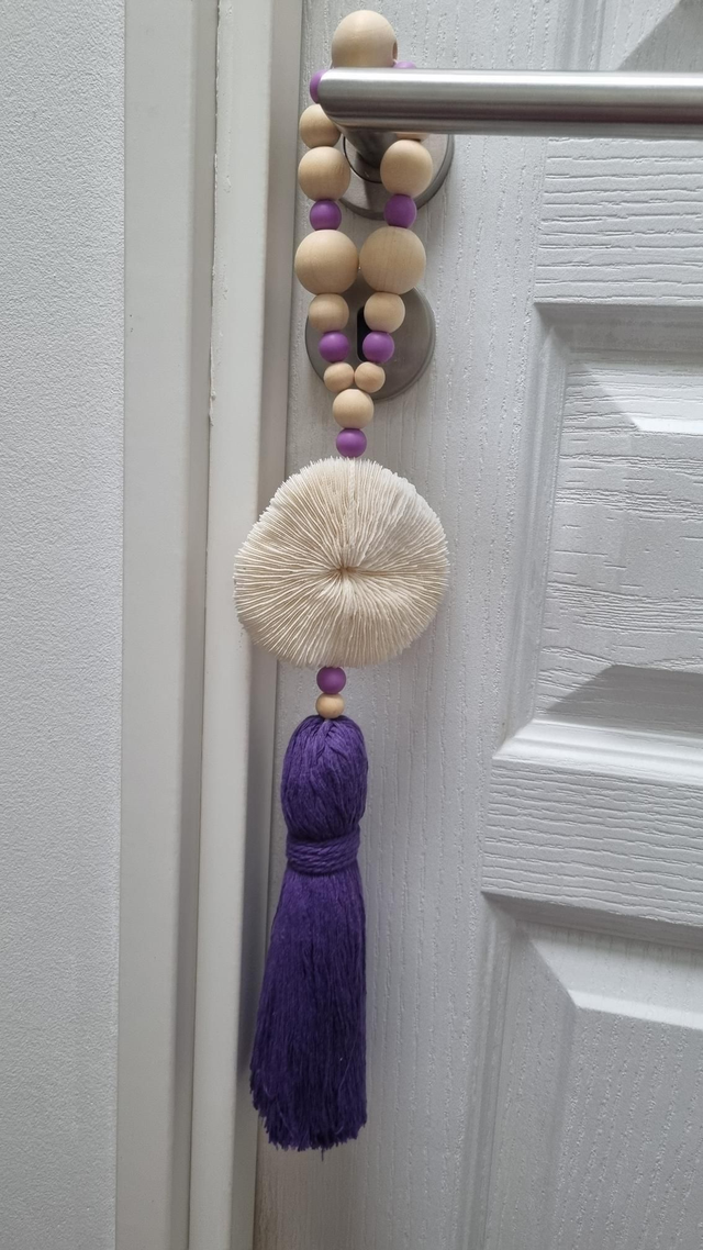 Embrasse corail pompon violet