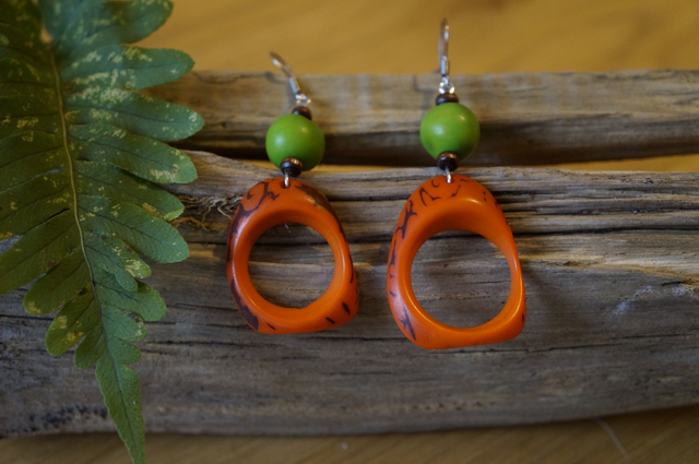 Chips percée avec graine verte