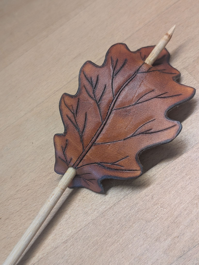 Barrette à cheveux Feuille de Chêne.