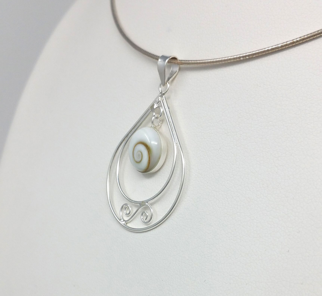 PENDENTIF OEIL ROND EN OEIL DE STE LUCIE BAROQUE VENDU SANS CHAINE - OSLP170335