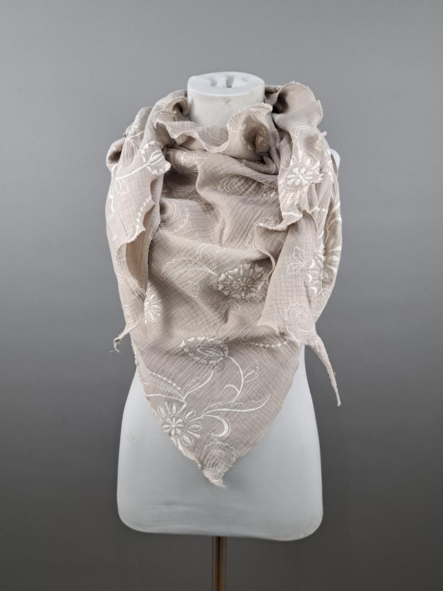 Musselin beige mit Stickerei