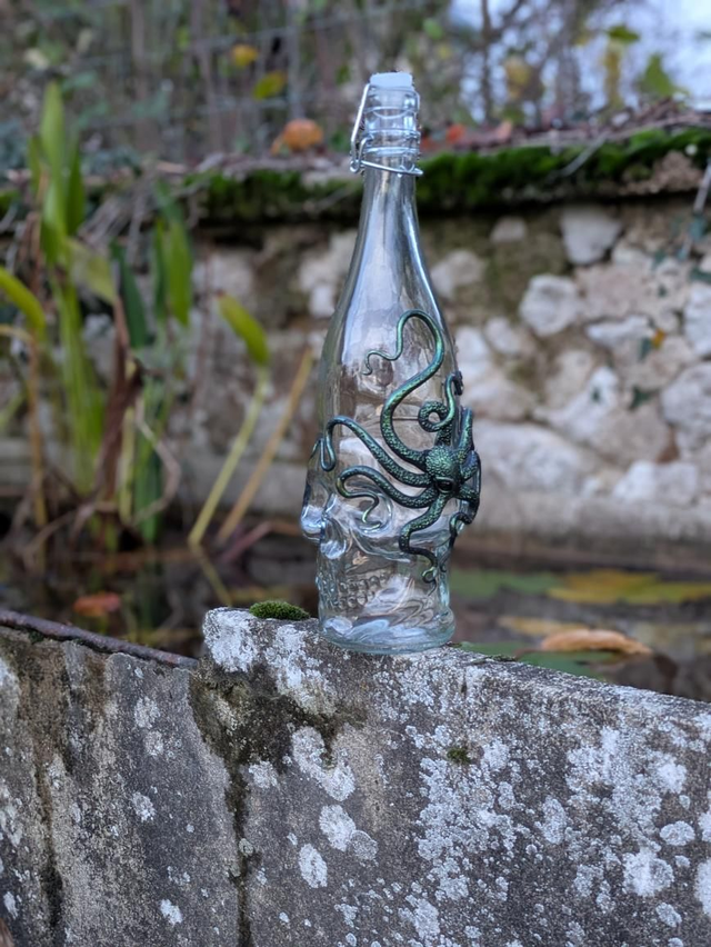 Bouteille crâne 1l bouchon mécanique pieuvre verte