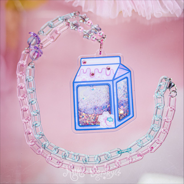 Collier Shaker à paillettes Brique de lait fraise sakura