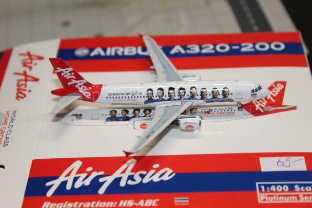 Air Asia A320-200 (HS-ABC), 1:400 Phoenix