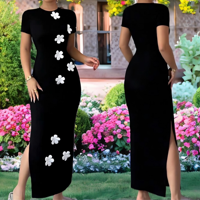 Robe – “Élégance Florale”