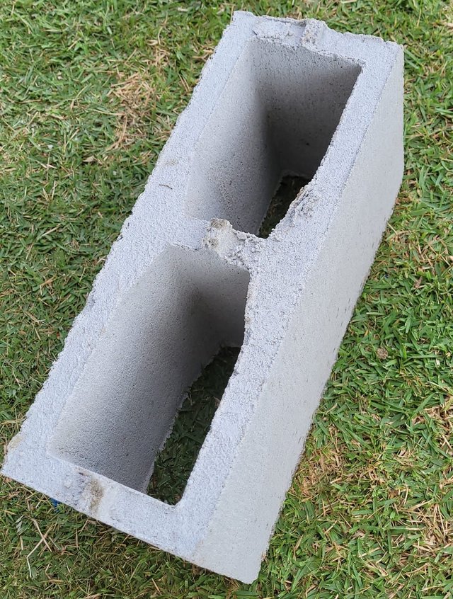 BLOCO ESPECIAL VAZADO14X19X39 VEDAÇÃO COM TRAÇO REFORÇADO E PAREDES DE 22mm - Preço para retirar na fábrica