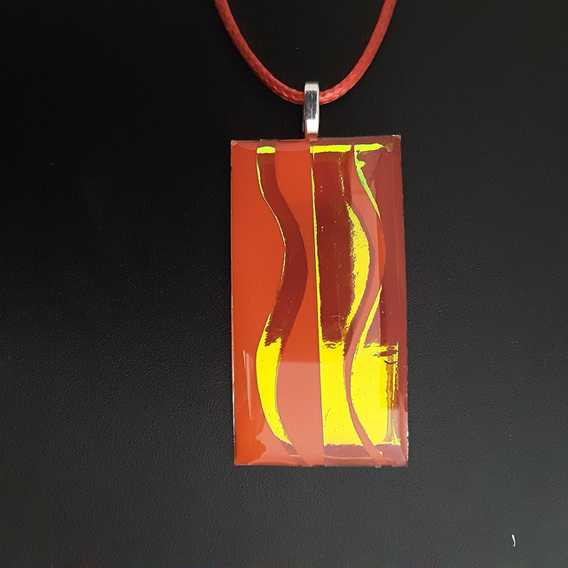 Pendentif rectangle collection tech1 fond orange feu et bandes irisées orange