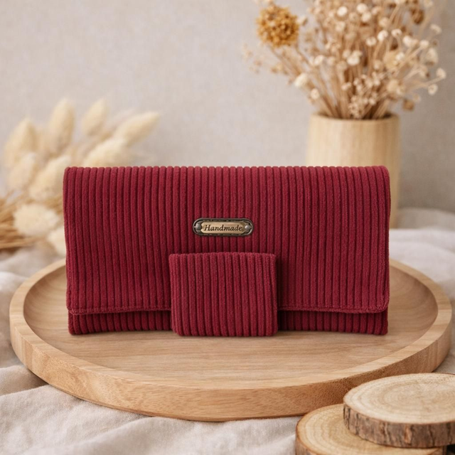 Portefeuille rouge lie de vin