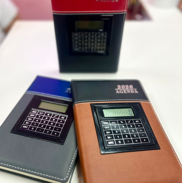 Agenda 2026 con calcolatrice integrata