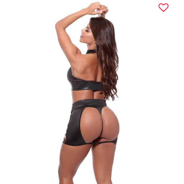 Top e Minissaia Trançada com Calcinha Fio Dental
