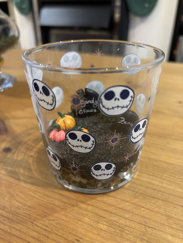 Nightmare Before Christmas cemeterarium