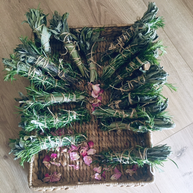 Encens : Tresses de plantes pour fumigations