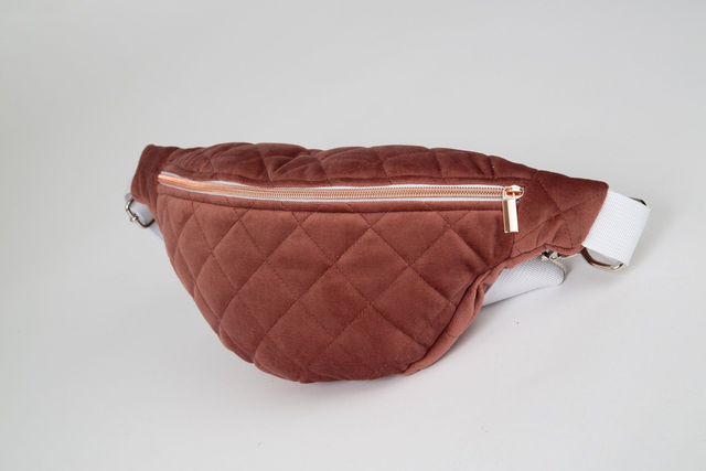 Banane velours matelassé vieux rose