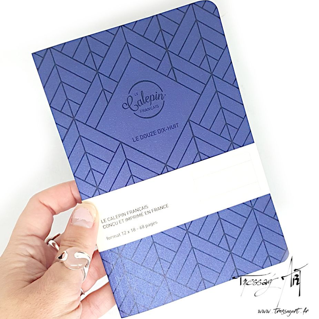 LE CALEPIN FRANCAIS - CARNET 12*18CM BLEU MOTIFS A LIGNES - CF006