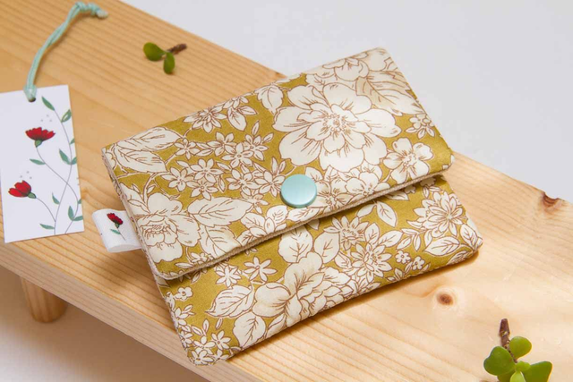 Tarjetero simple Romantic Flowers