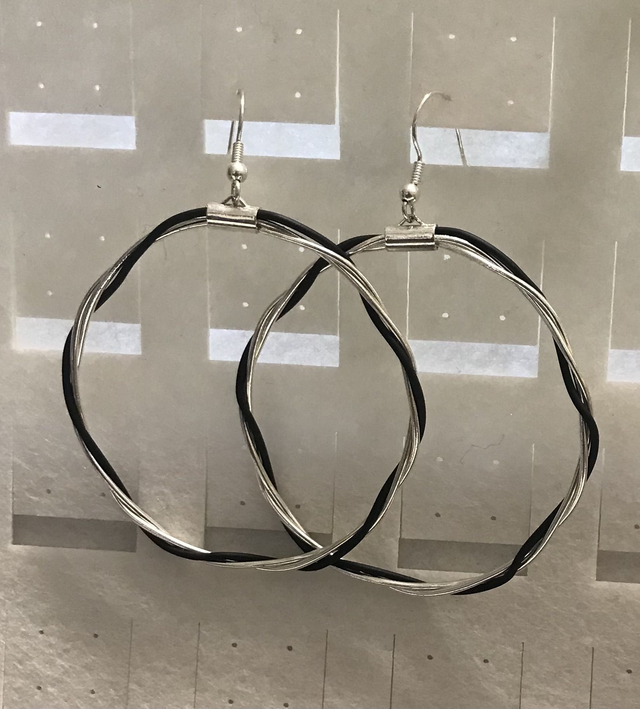 Silver &amp; Black - Reference - SB071223