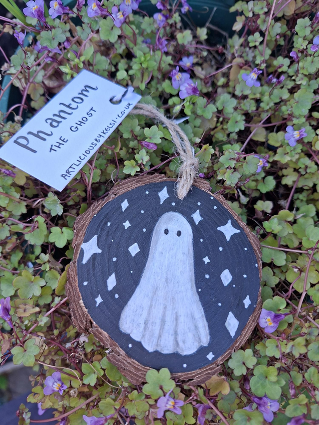 Hand-painted Ghost Woodslice- Phantom 