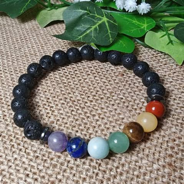 Bracelet 8mm 7 chakras et pierre de lave