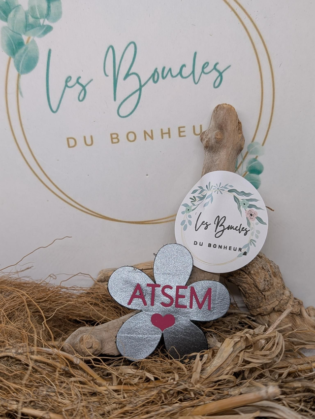 Broche personnalisée Marguerite ATSEM br079