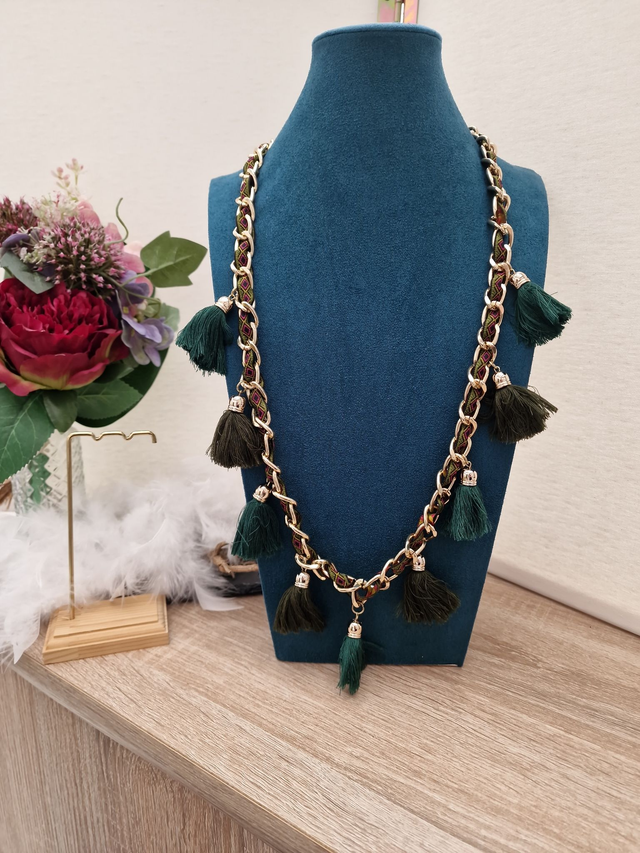 Collier Sautoir Bohème Doré Pompons Verts Ruban Multicolore